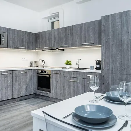 Wenceslas Square Apartment, * Prague